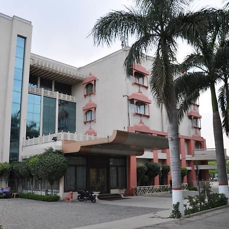 Jabali Palace Hotell Jabalpur Exteriör bild