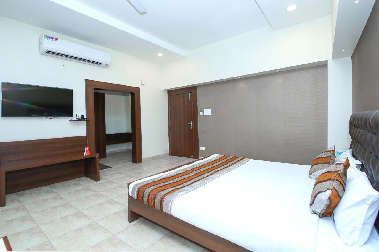 Jabali Palace Hotell Jabalpur Exteriör bild