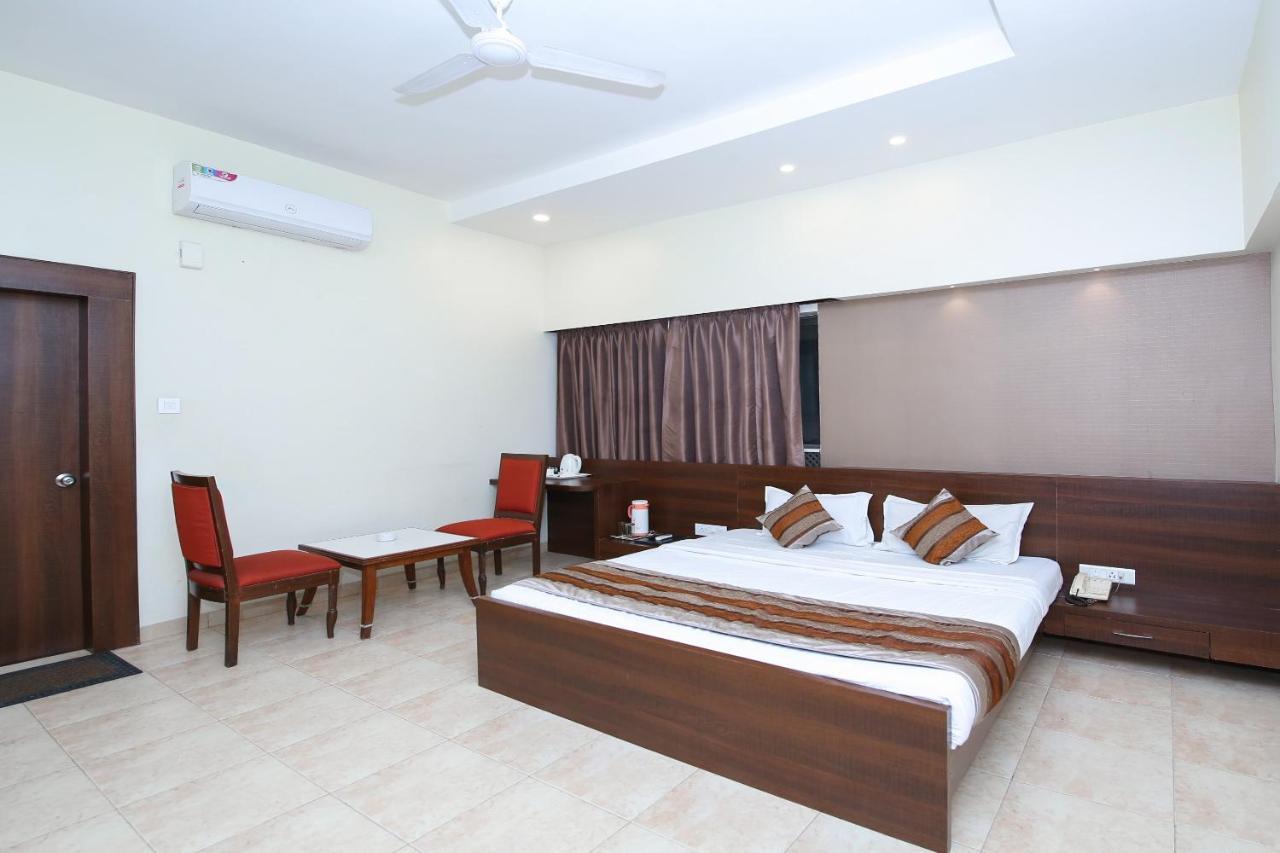Jabali Palace Hotell Jabalpur Exteriör bild