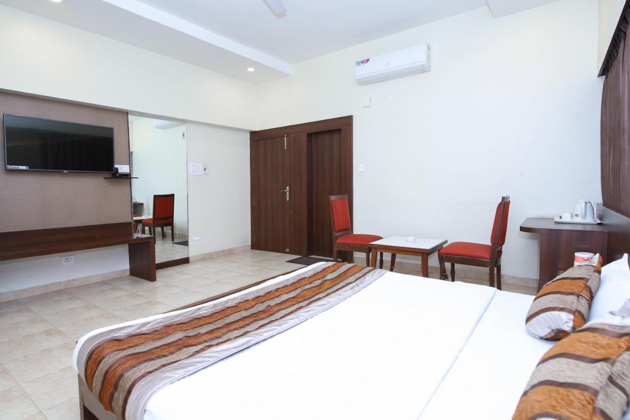 Jabali Palace Hotell Jabalpur Exteriör bild