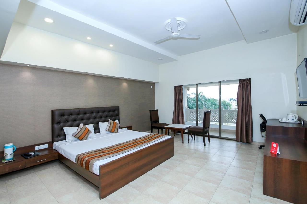 Jabali Palace Hotell Jabalpur Exteriör bild