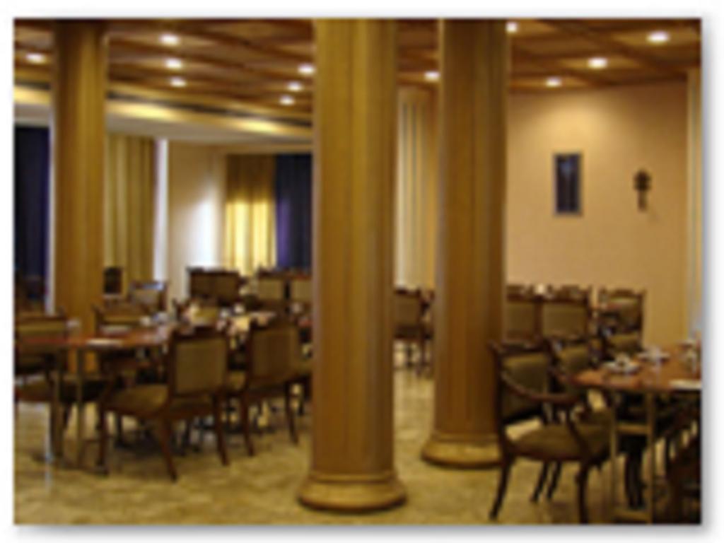 Jabali Palace Hotell Jabalpur Exteriör bild