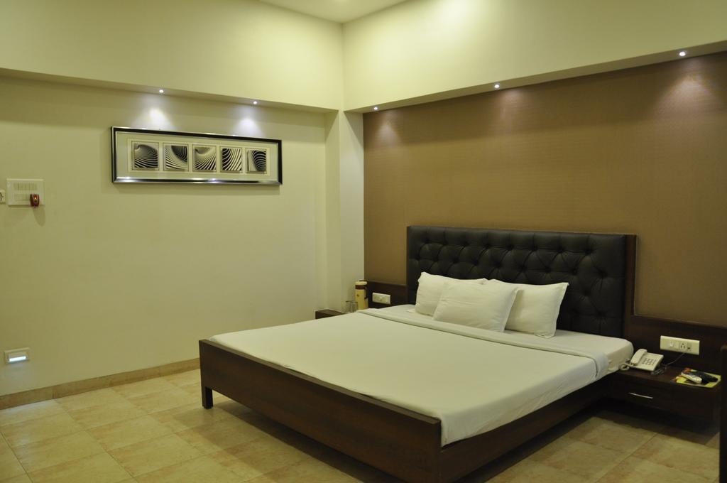 Jabali Palace Hotell Jabalpur Exteriör bild