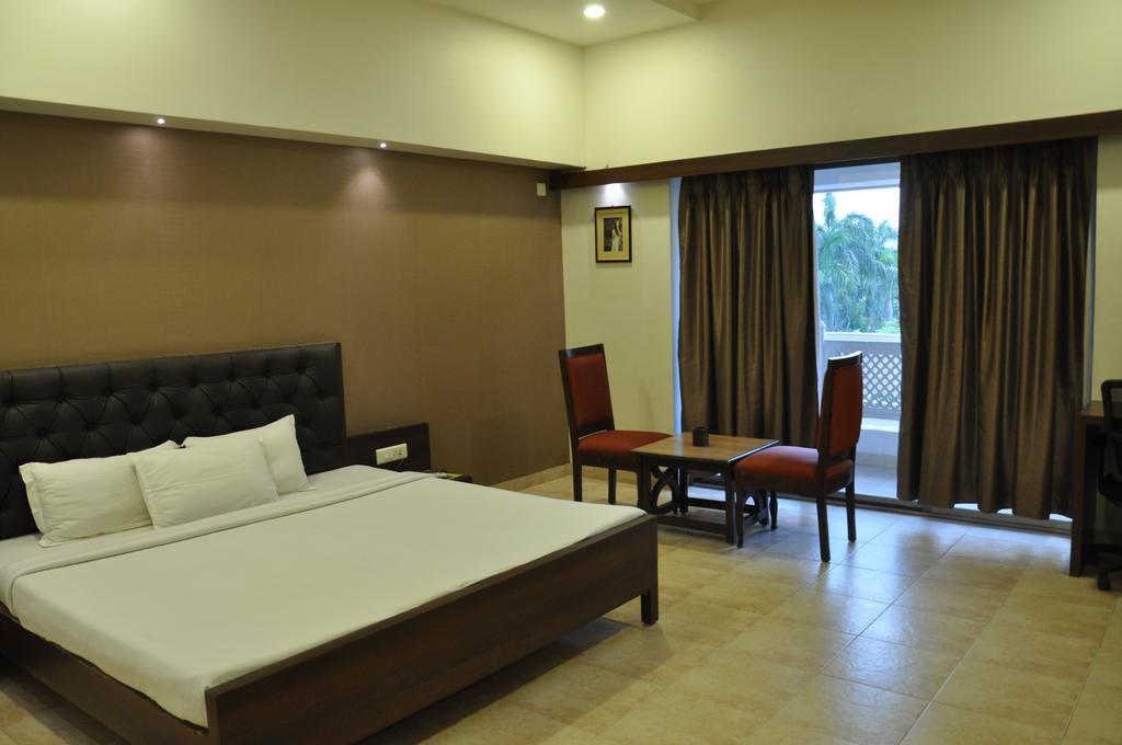 Jabali Palace Hotell Jabalpur Exteriör bild