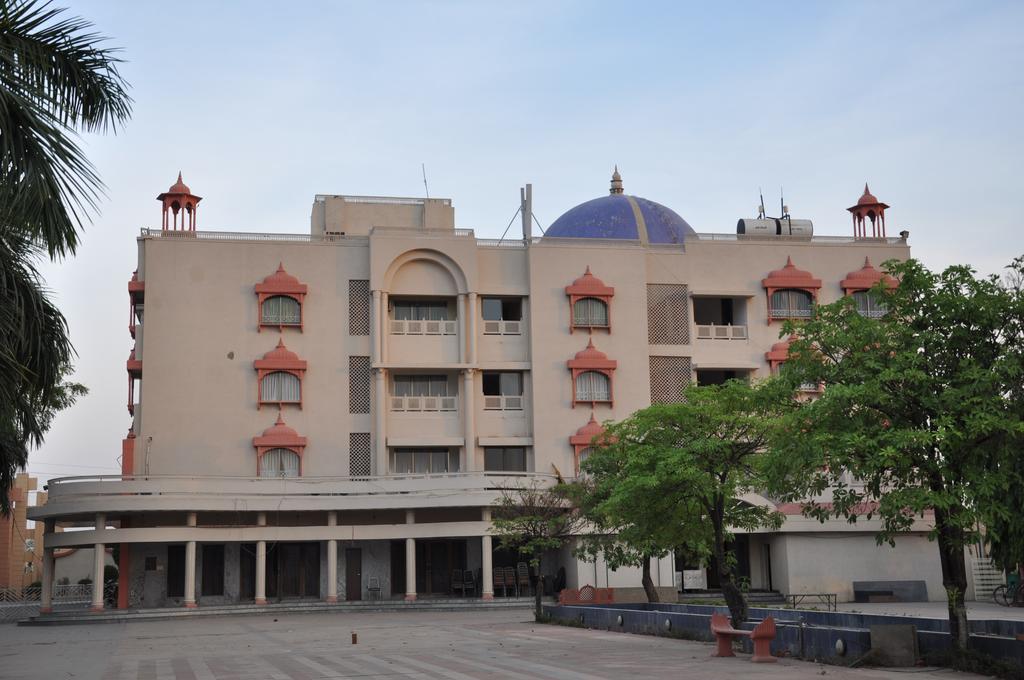 Jabali Palace Hotell Jabalpur Exteriör bild