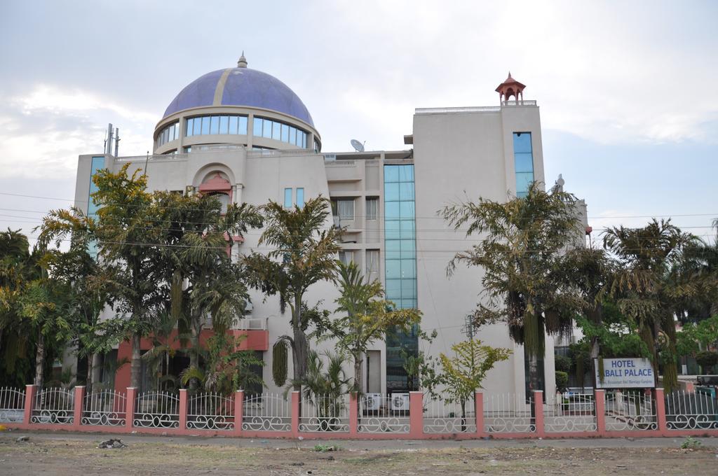 Jabali Palace Hotell Jabalpur Exteriör bild