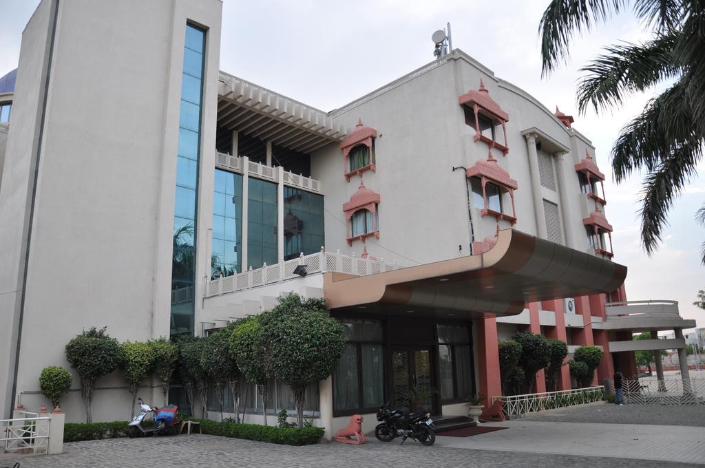 Jabali Palace Hotell Jabalpur Exteriör bild