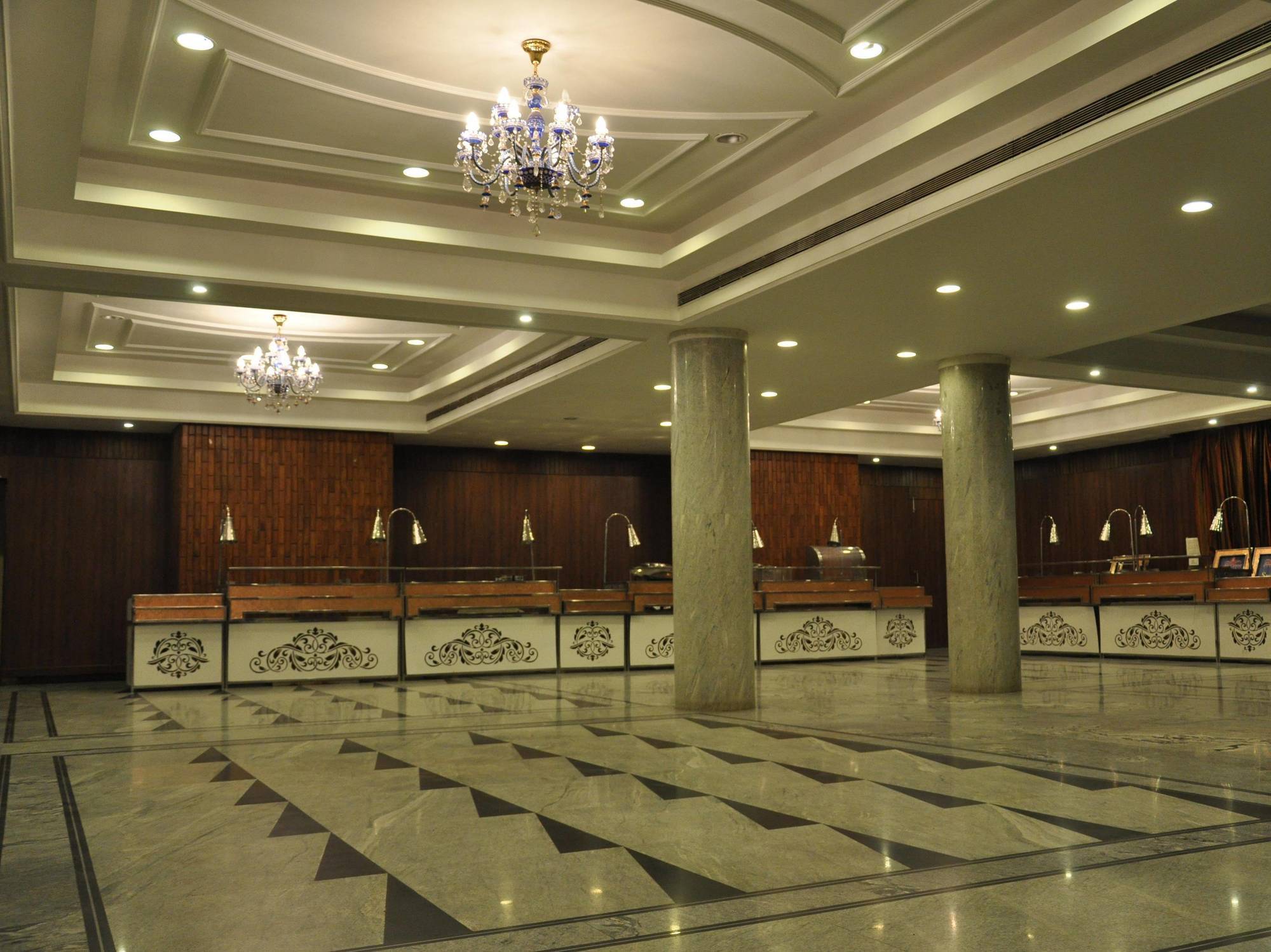 Jabali Palace Hotell Jabalpur Exteriör bild