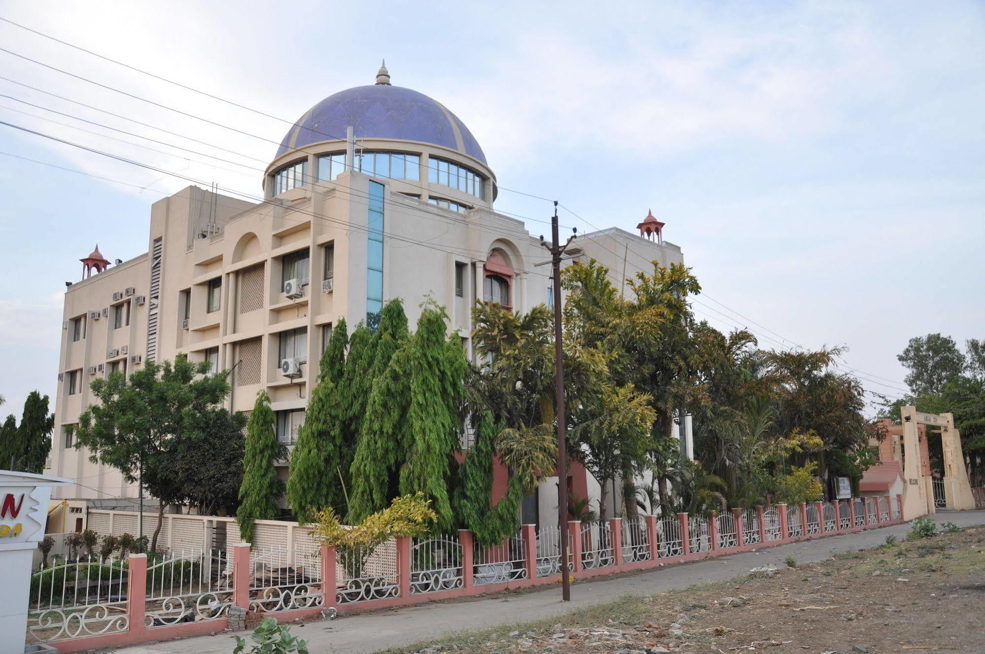 Jabali Palace Hotell Jabalpur Exteriör bild